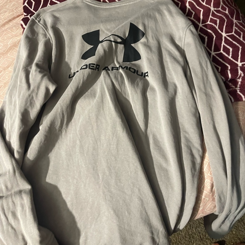 Under amour sweatshirt